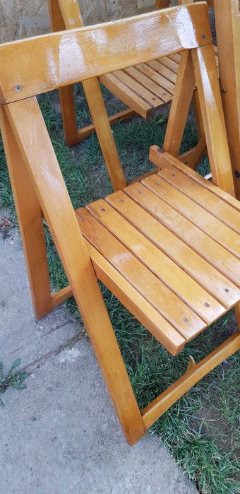 Vand scaune de lemn, rabatabile