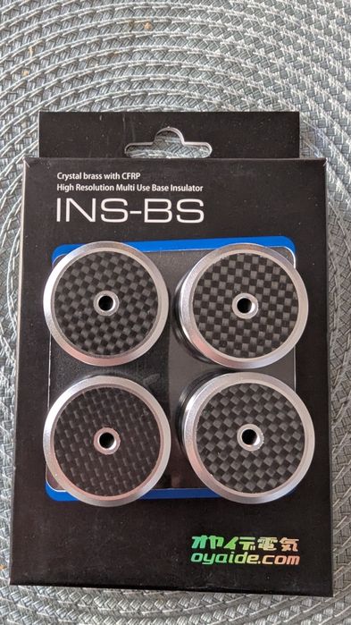 Oyaide INS-BS и Oyaide INS-CFX Base Insulator Крачета Месинг и Карбон