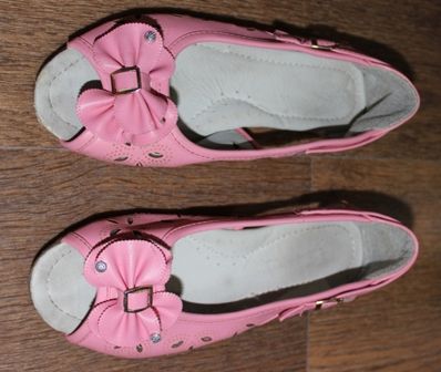 Продам босоножки