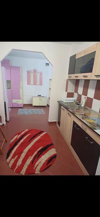 Inchiriez apartament 2 camere decomandat