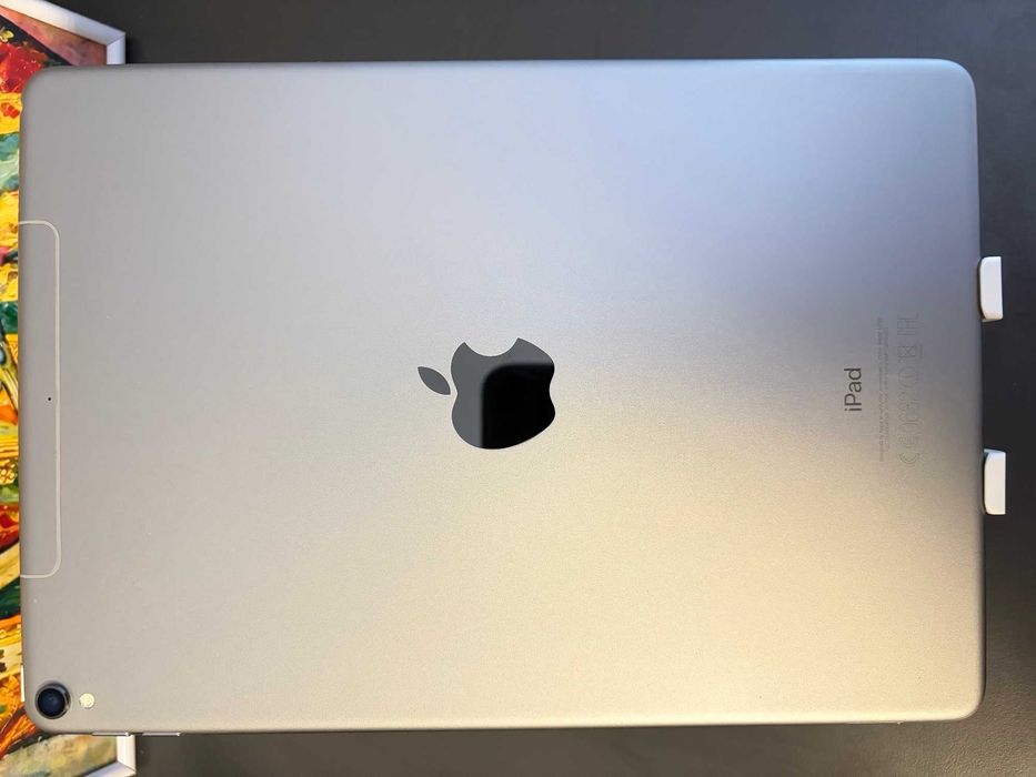 Apple iPad Pro 1gen A1709 10.5' 64GB WiFi / Gray [4GB RAM]