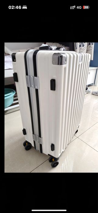 Чемодан новый не пользовались