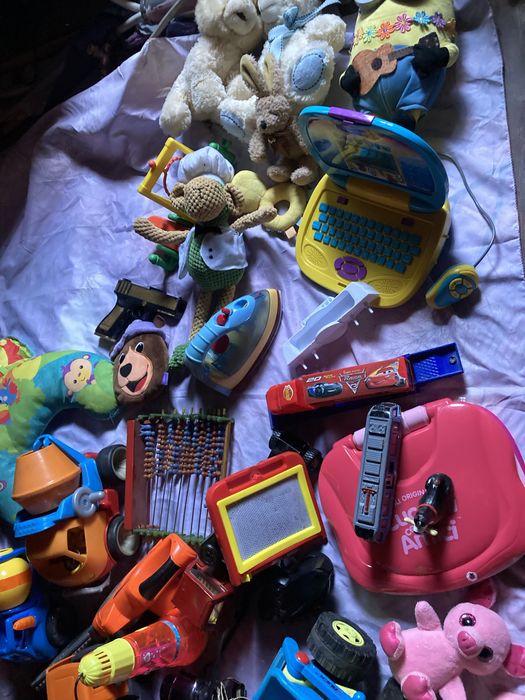 Vand loturi de jucarii p.s. (Stare foarte buna)