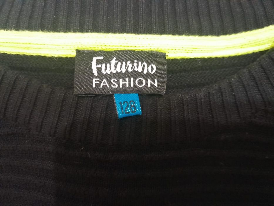 Продам пуловер детский