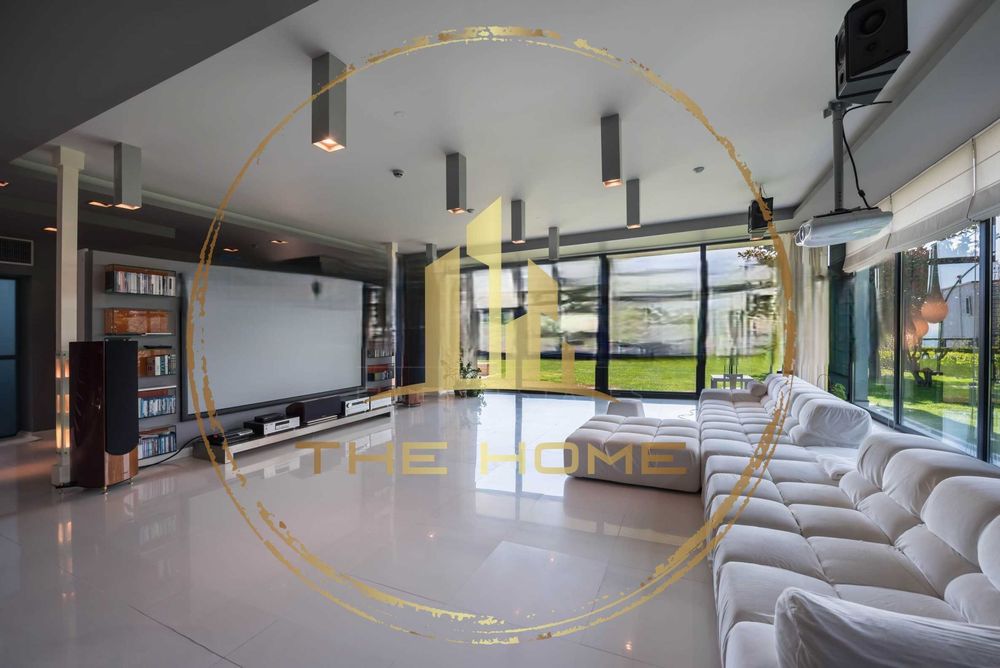 Дава се под наем Къща в Варна, Бриз - 860 кв.м за 4987.29 € - Снимка #1