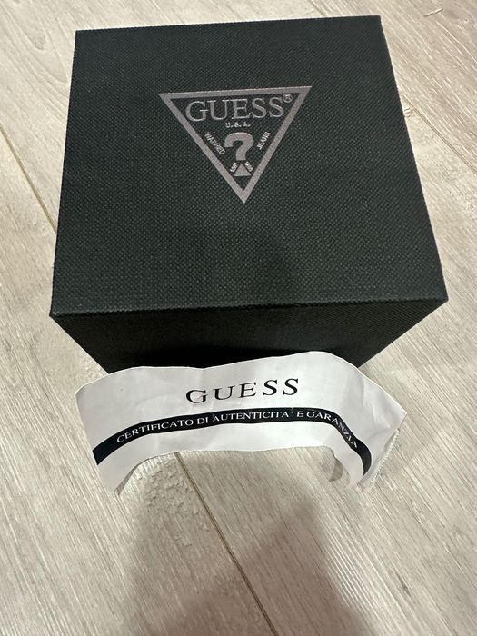 Часовник Guess, дамски