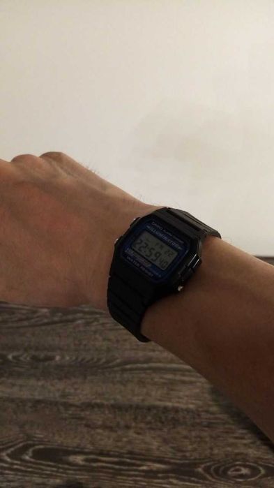 Casio Digital F-105W-1A