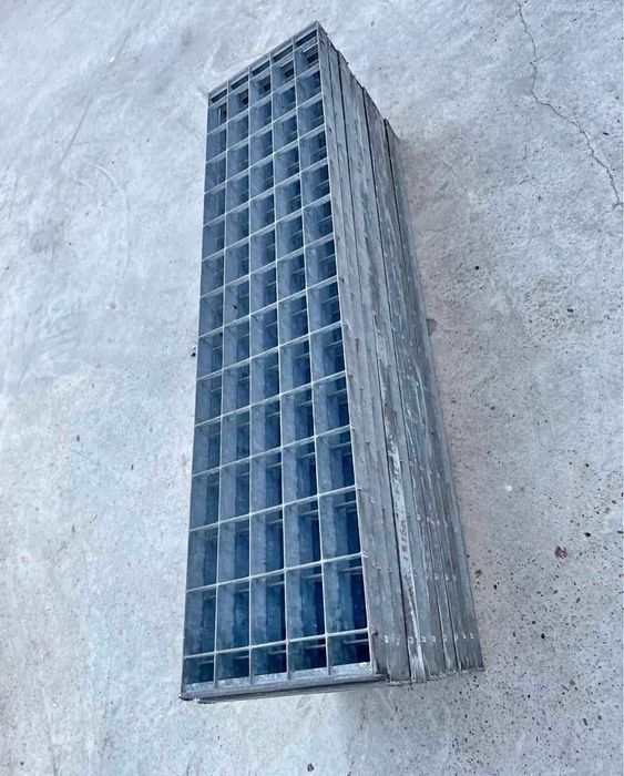 Trepte zincate 88x24