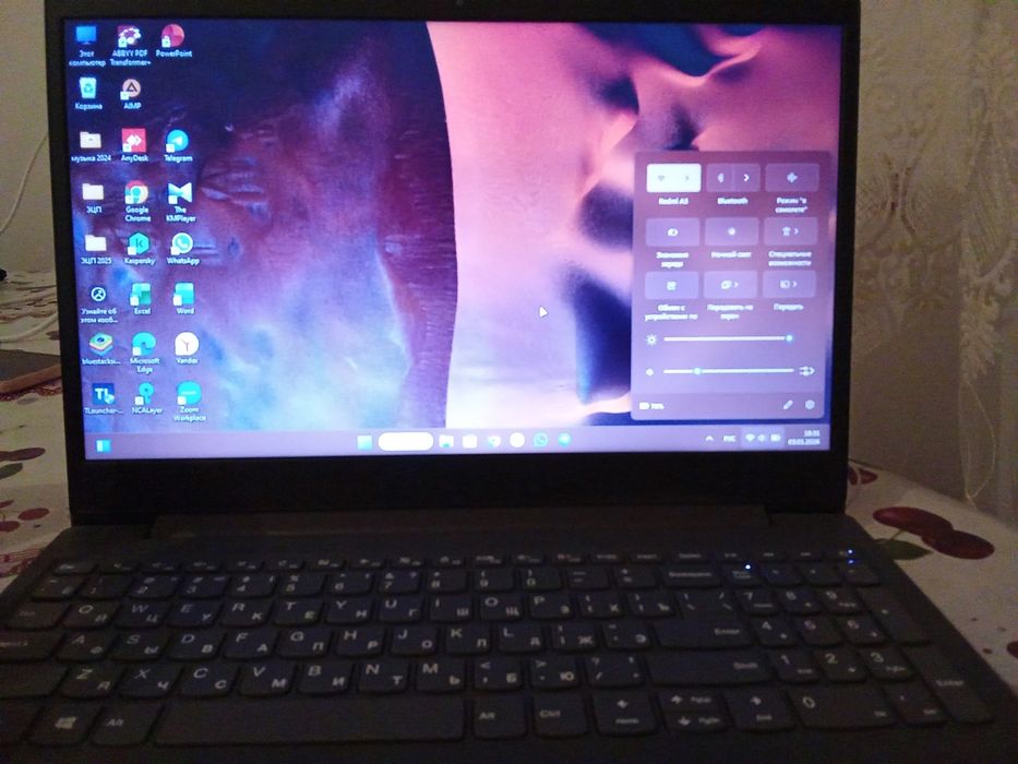 Ноутбук сатылады