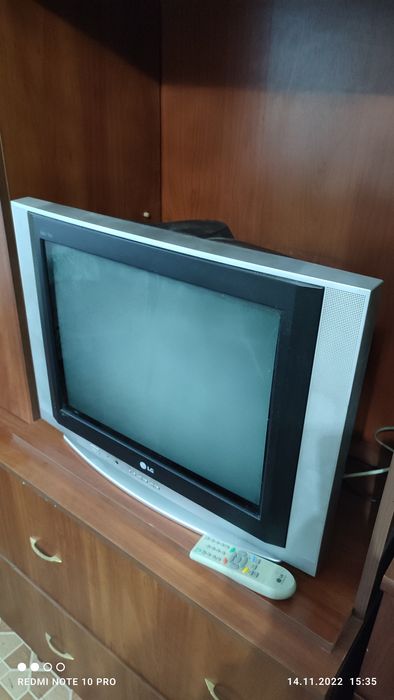 Телевизор LG, диагональ 51 см