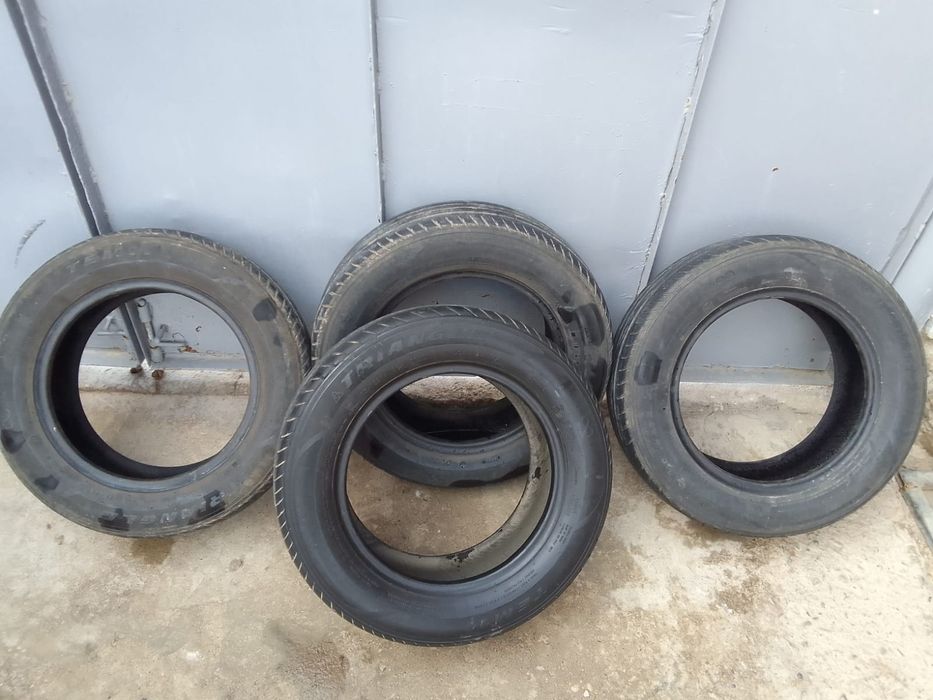 Шины для машины.