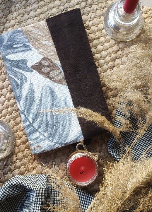 Ръчно шит калъф за книга