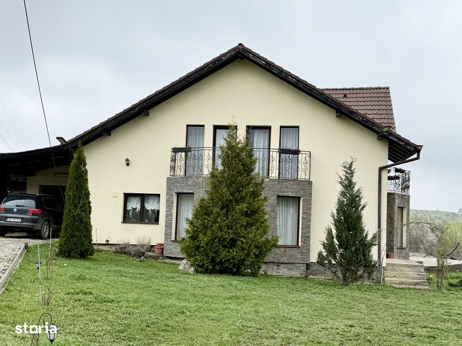 Casa cu 1100 mp teren,  priveliste deosebita - 5 camere, livada