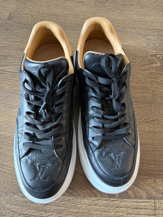 Продам кроссовки LV