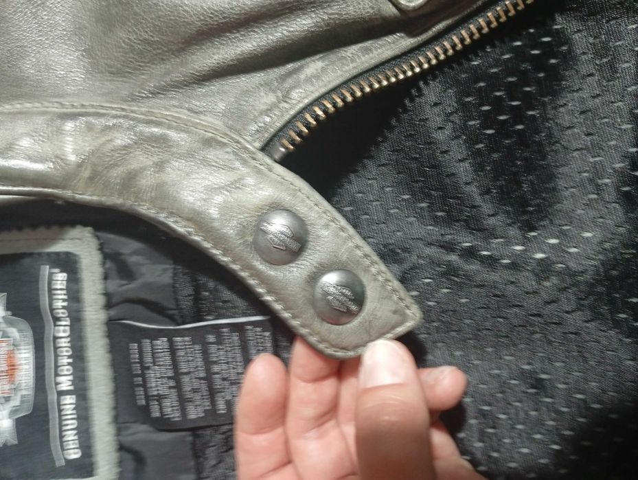 Vând geaca Harley Davidson pt barbati