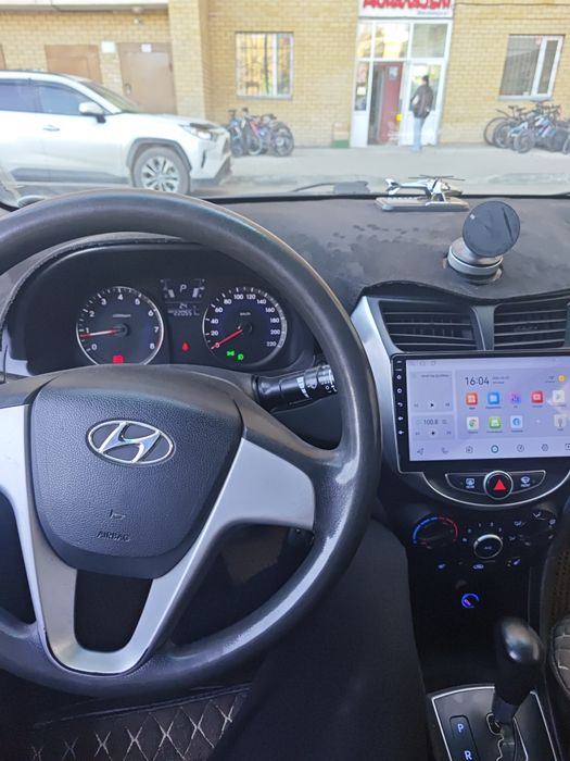 Хундай аксент 2012