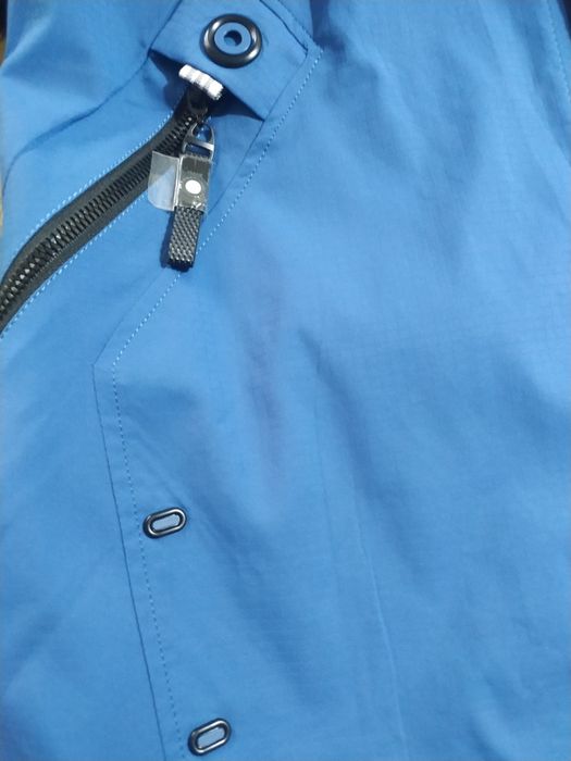 Женская куртка ветровка красивая,на осень.