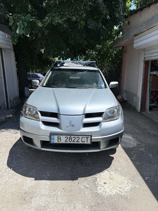 Продавам Mitsubishi Outlander
