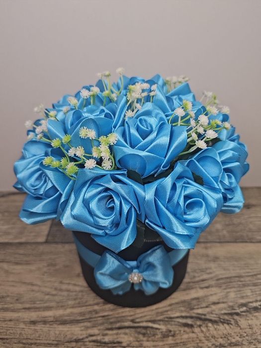 Элегантный букет из голубых роз - ручная работа 
Элегантный букет из г