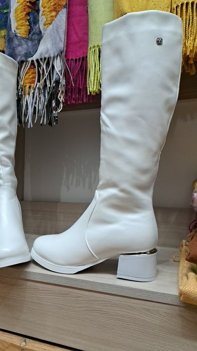 Сапоги белые новые