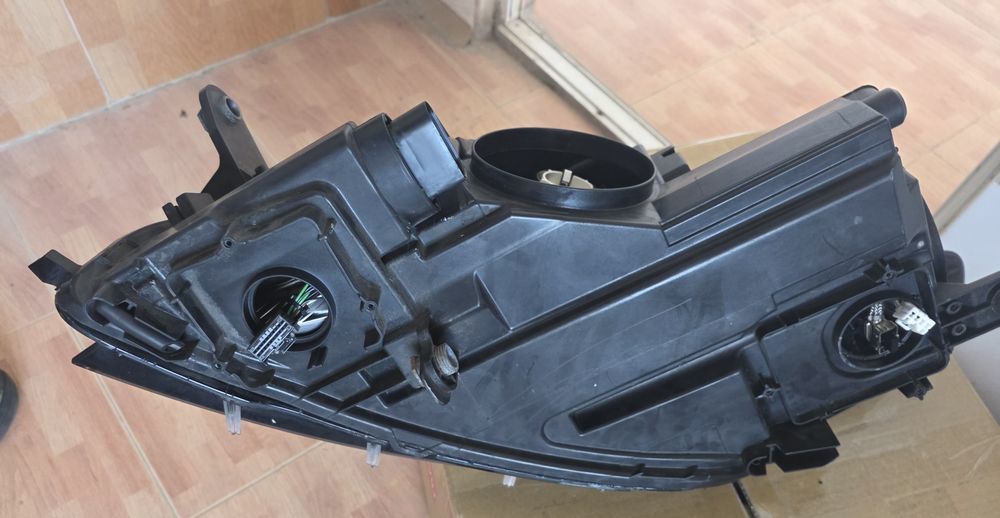 Capota si far dreapta Passat CC facelift 2013