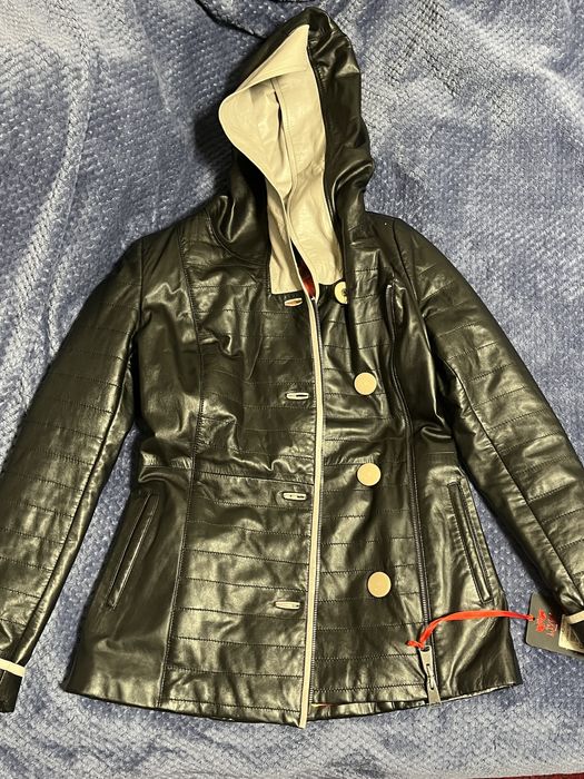 Продам куртку.