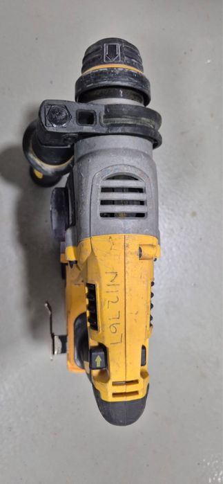 Перфоратор Dewalt      DCH273