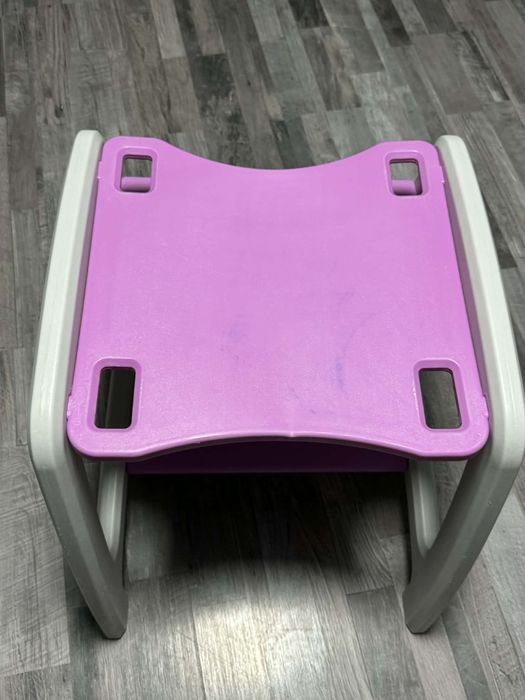 Donez scaun pt. copil