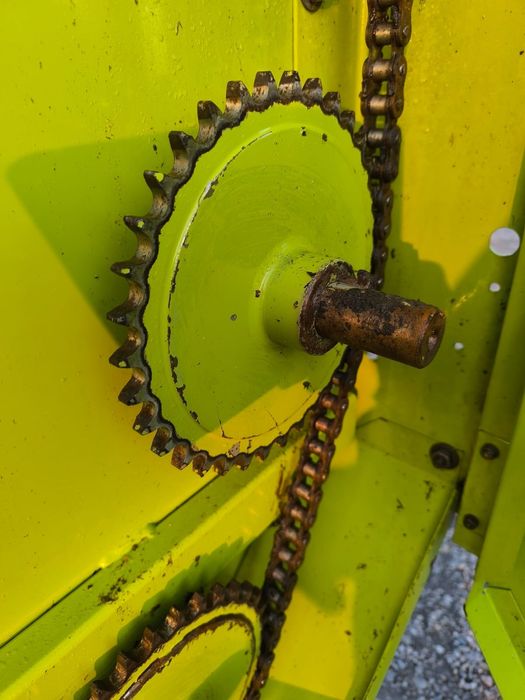 Пресс подборщик рулонный клаас44