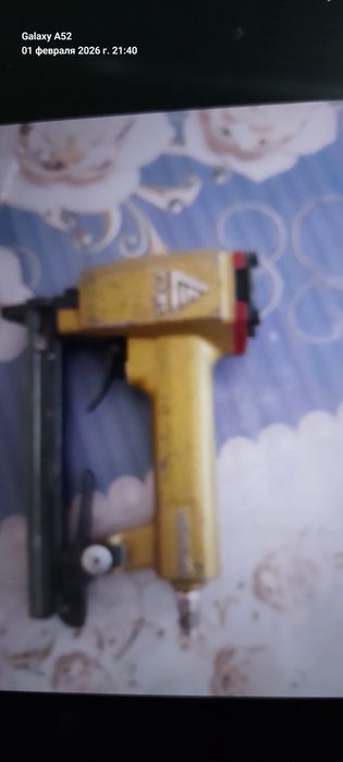 Степлер мебельный