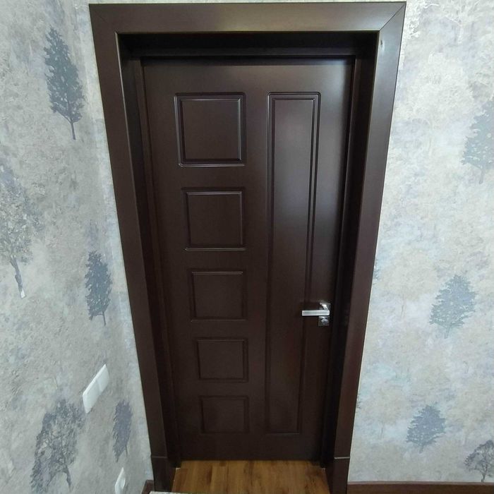 Продается 1 межкомнатная дверь