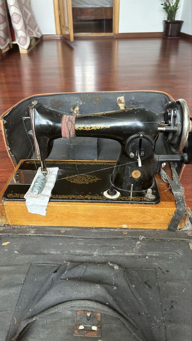 Продам швейную машинку