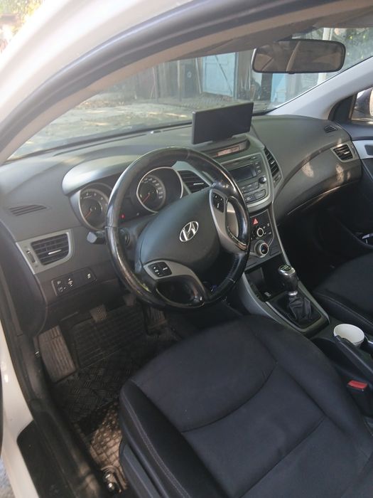 HYUNDAI Elantra 2015 — imagine 4
