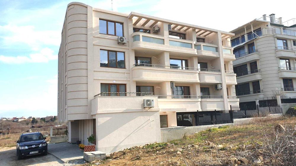 Продава се Офис в Созопол - 64 кв.м за 713 €/кв.м - Снимка #1