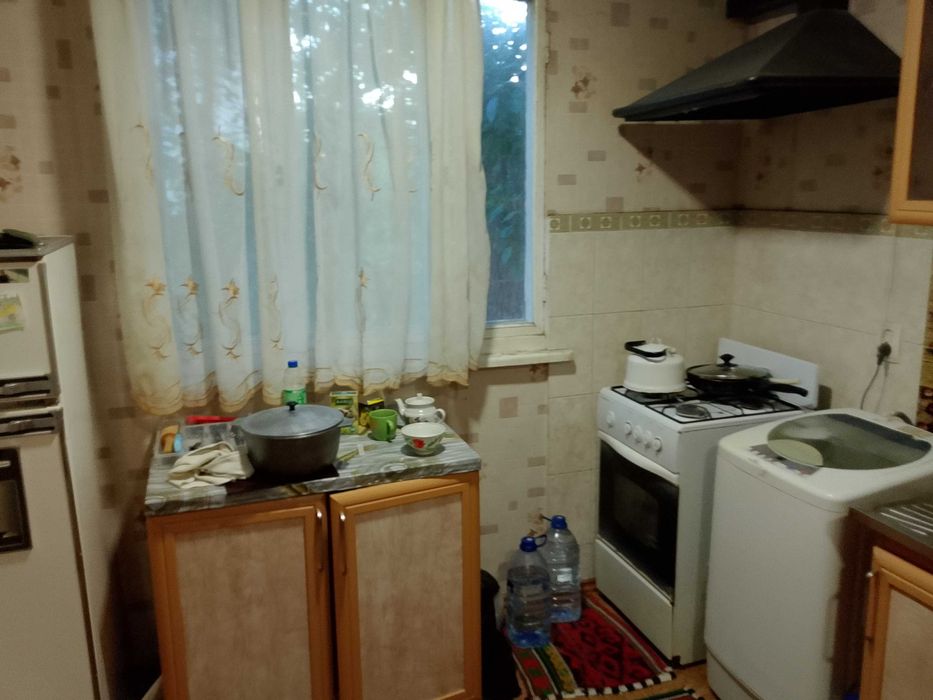 Квартира, 2 комнатная, 3 этажка, (Навои, спитамен, дом 8, квартира 15)