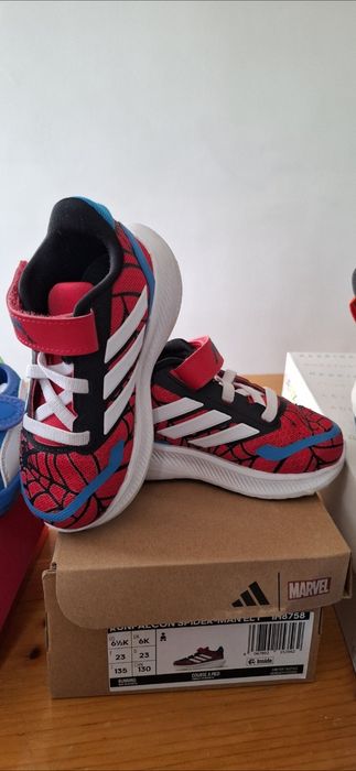Маратонки Adidas marvel