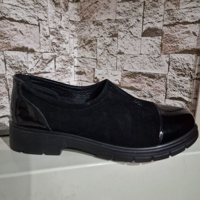 Продам женские туфли.