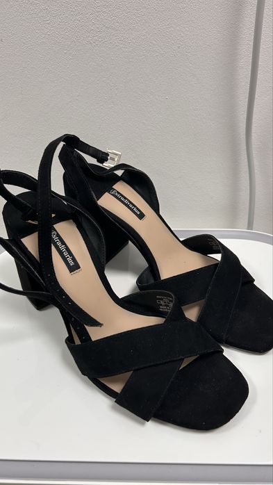 Сандали Stradivarius 37 - нови