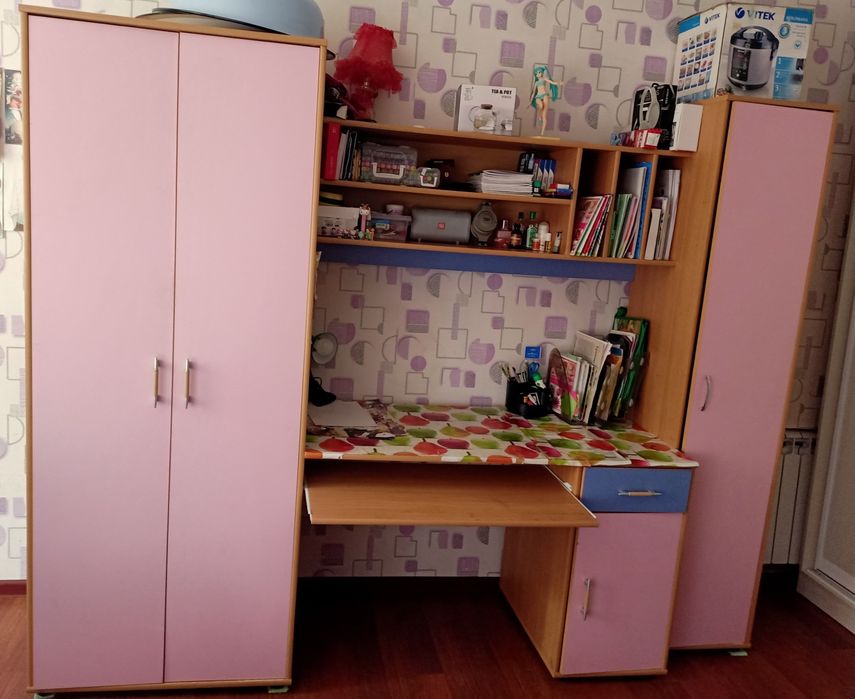 Продается парта шкаф