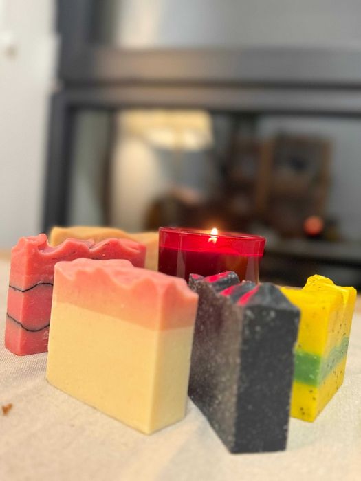 Săpunuri organice din plante și pachet cadou gratuit