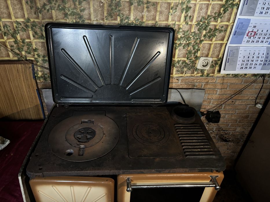 Капарирана !!! Готварска печка на дърва