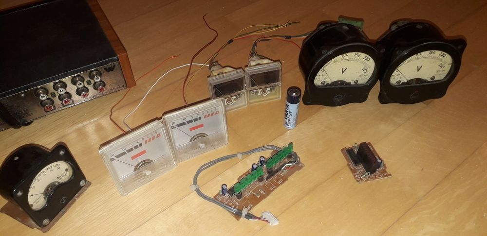 vu metru si cutie amplificator