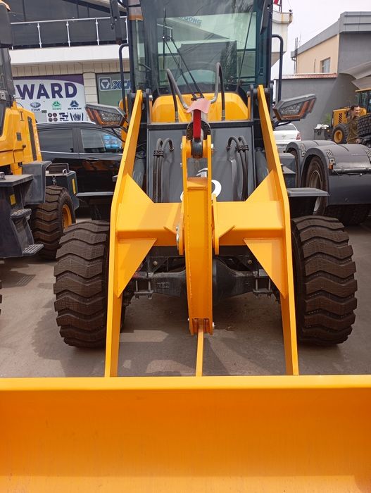 Фронтальный погрузчик 930 0,6куб