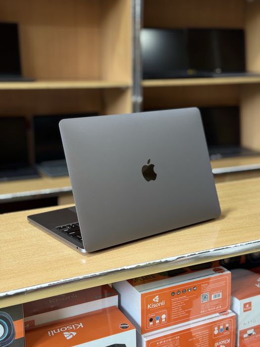 MacBook Pro M2 8/256 ideal xolatda