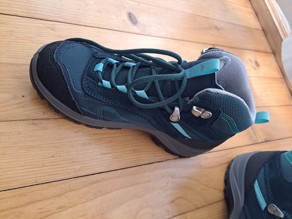 Турестически обувки