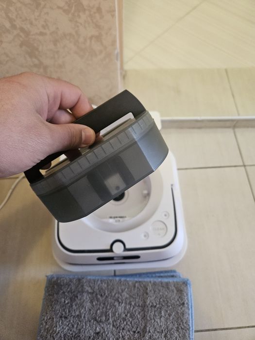 Подочистачка-робот IROBOT BRAAVA JET M6