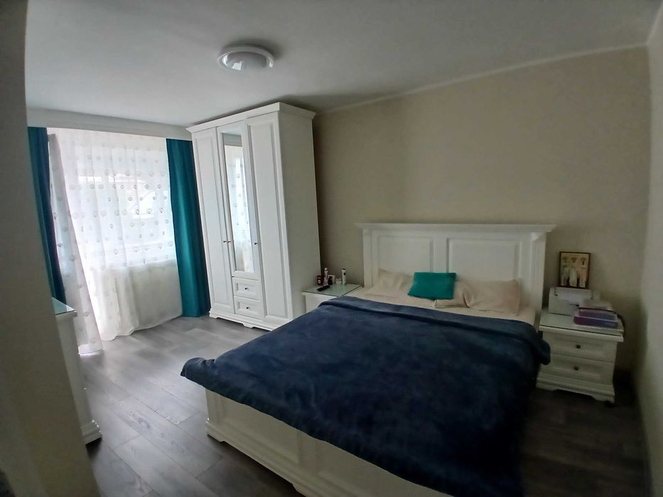 Inchiriez apartament cu 2 camere !