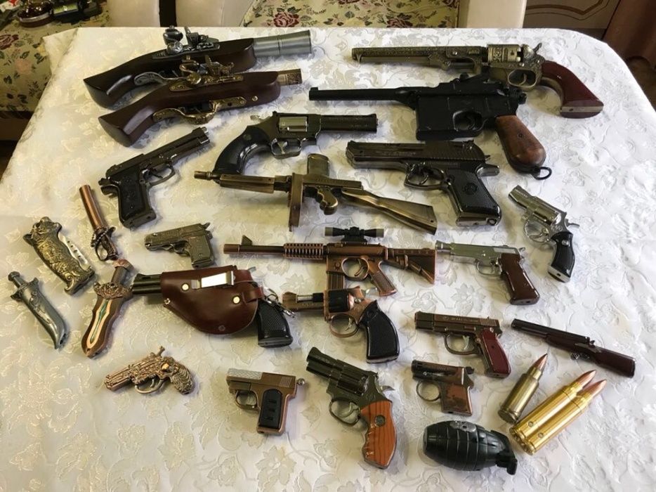 коллекция зажигалок