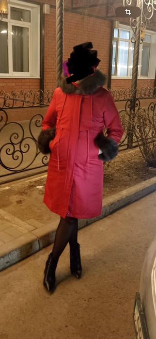 Продам парку 1 сезон только одевали