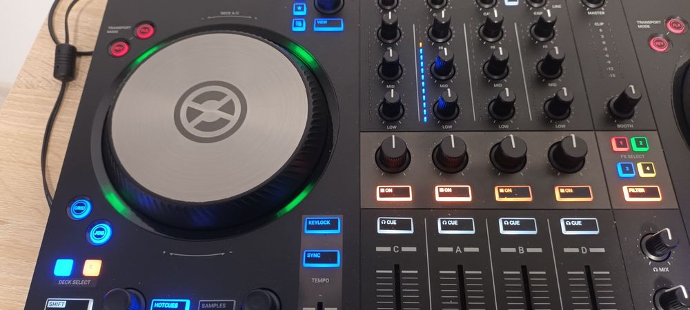Consola dj Traktor s3